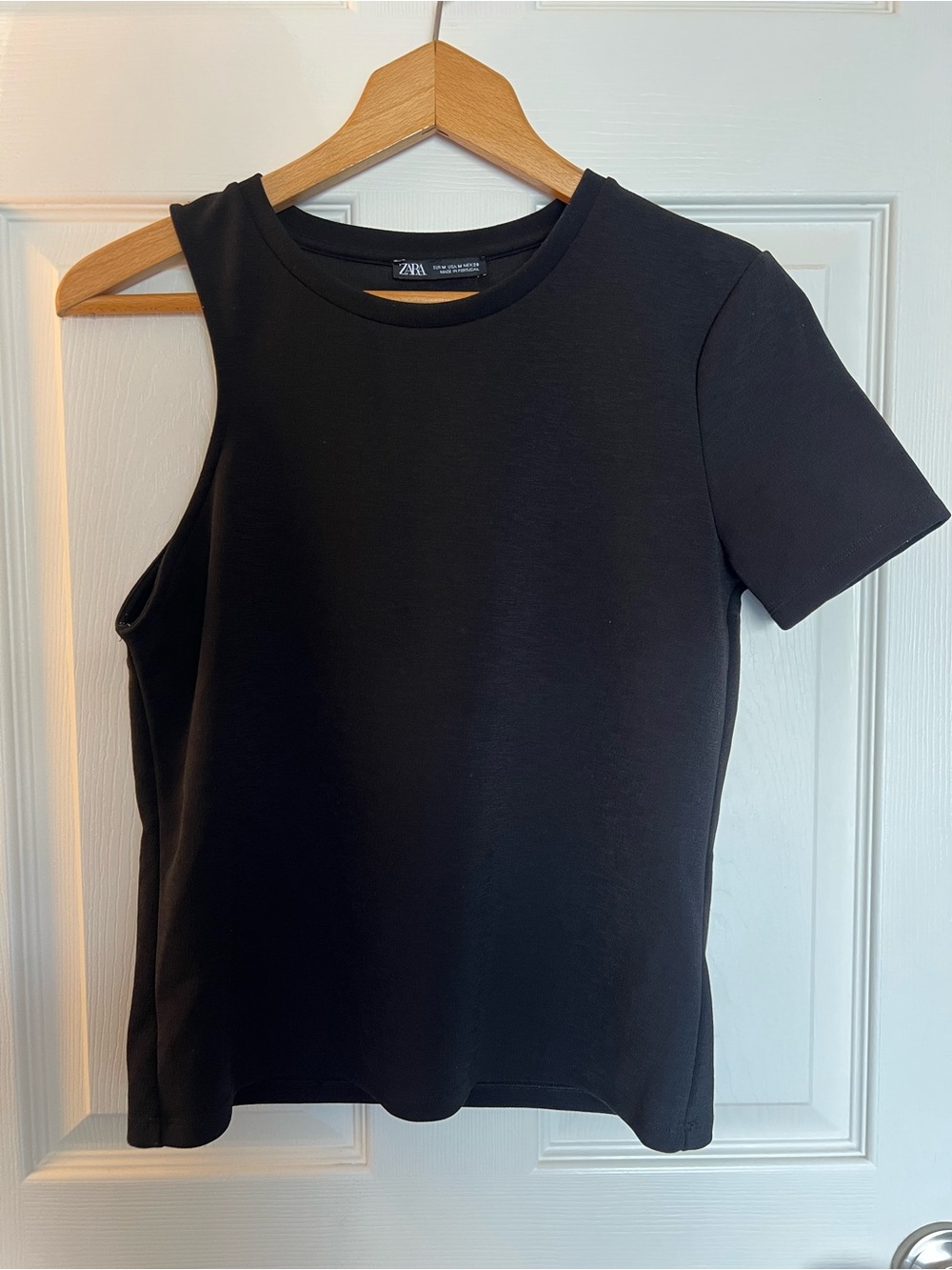 ZARA Black Asymmetric One-Shoulder Short Sleeve Top